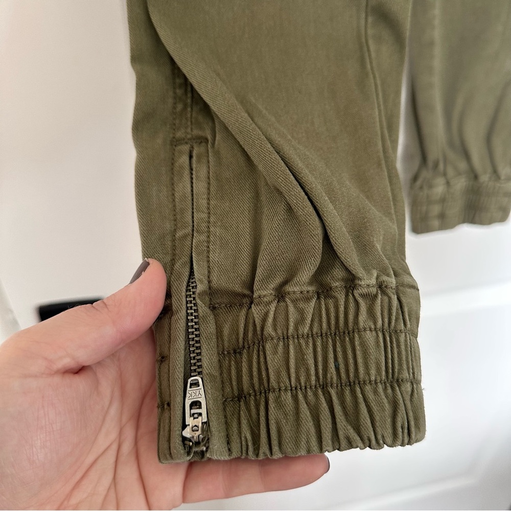 Spanx (XS) Olive Green Cargo Jogger in Stretch Twill High Rise Pants- Utility - Picture 6 of 12